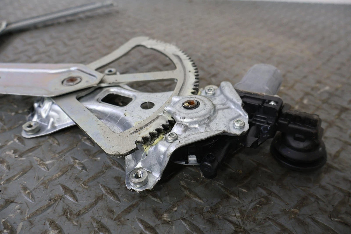 Right Front Door Regulator, 2013, Toyota, FJ Cruiser