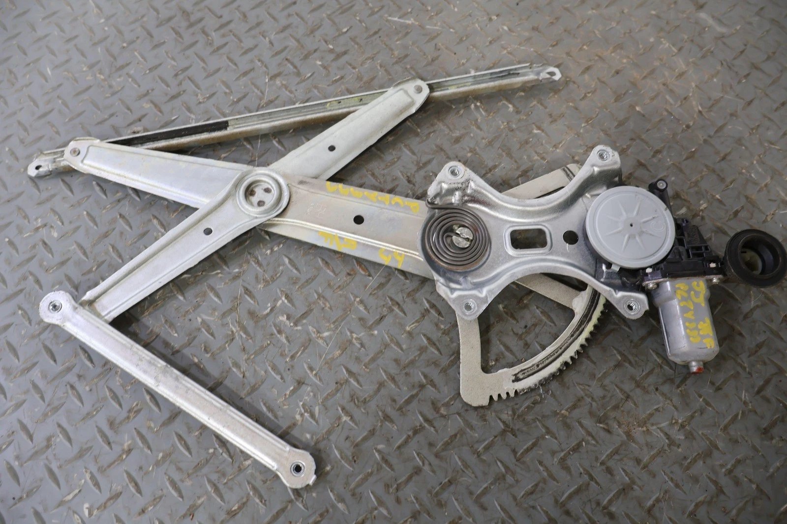 Right Front Door Regulator, 2013, Toyota, FJ Cruiser