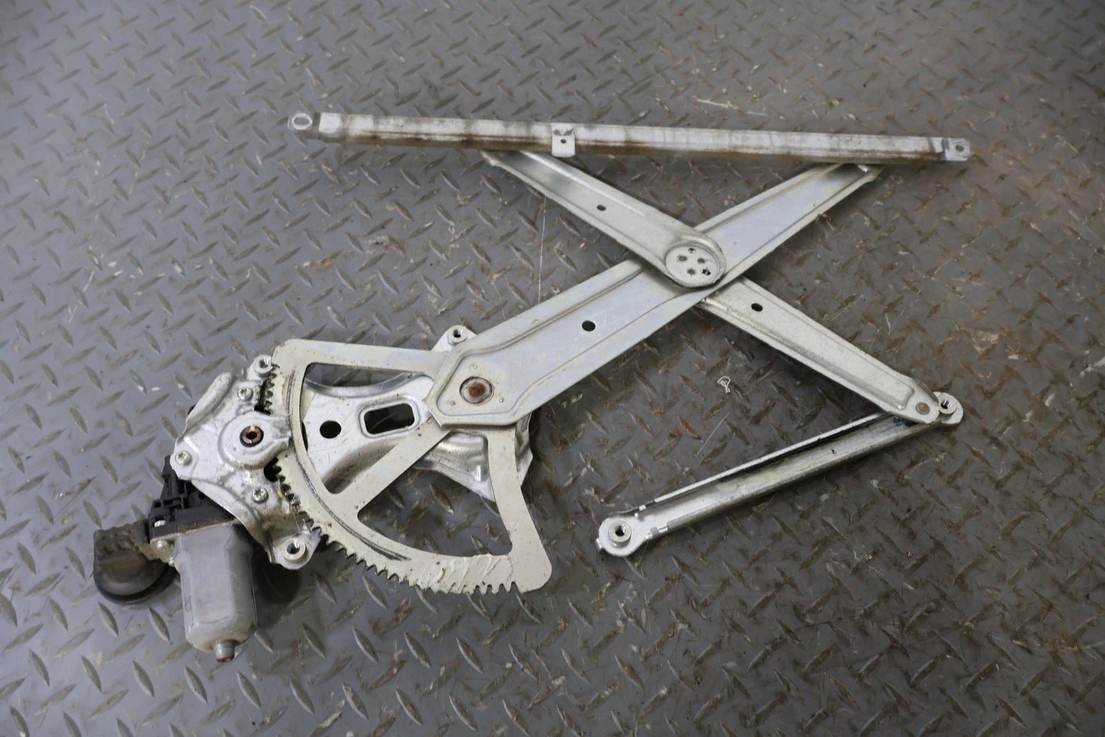 Right Front Door Regulator, 2013, Toyota, FJ Cruiser