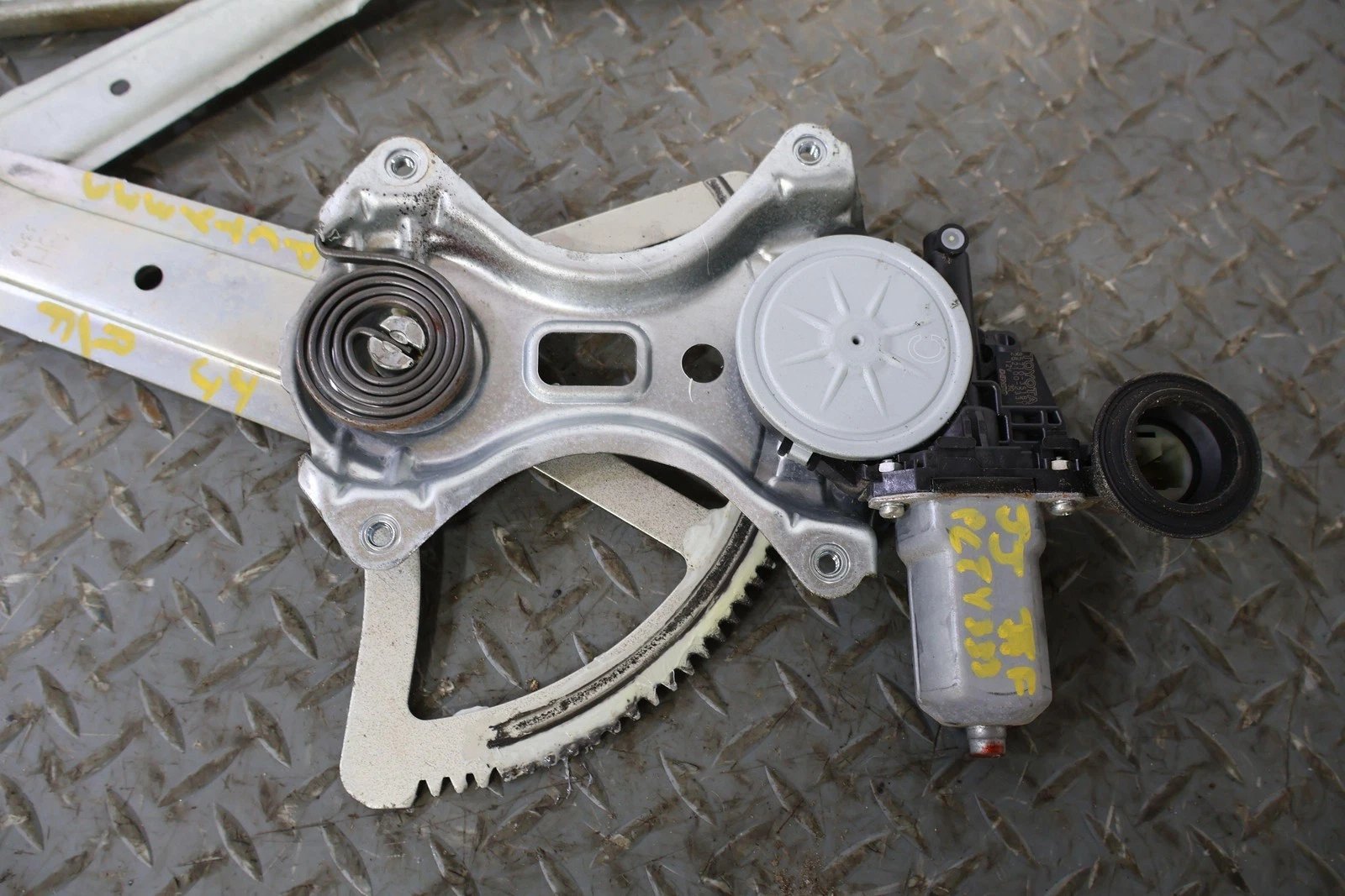 Right Front Door Regulator, 2013, Toyota, FJ Cruiser