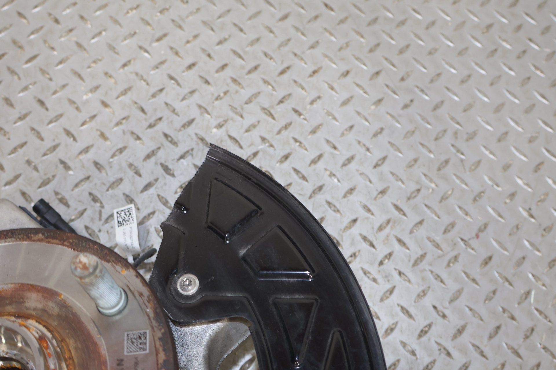 Right Rear Knuckle, 2022, Rivian, R1S