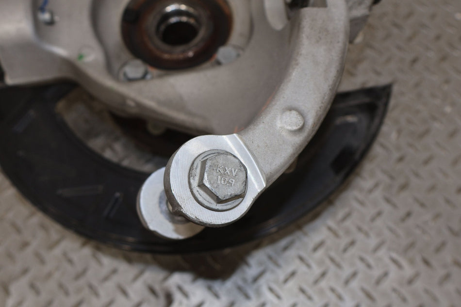 Right Rear Knuckle, 2022, Rivian, R1S