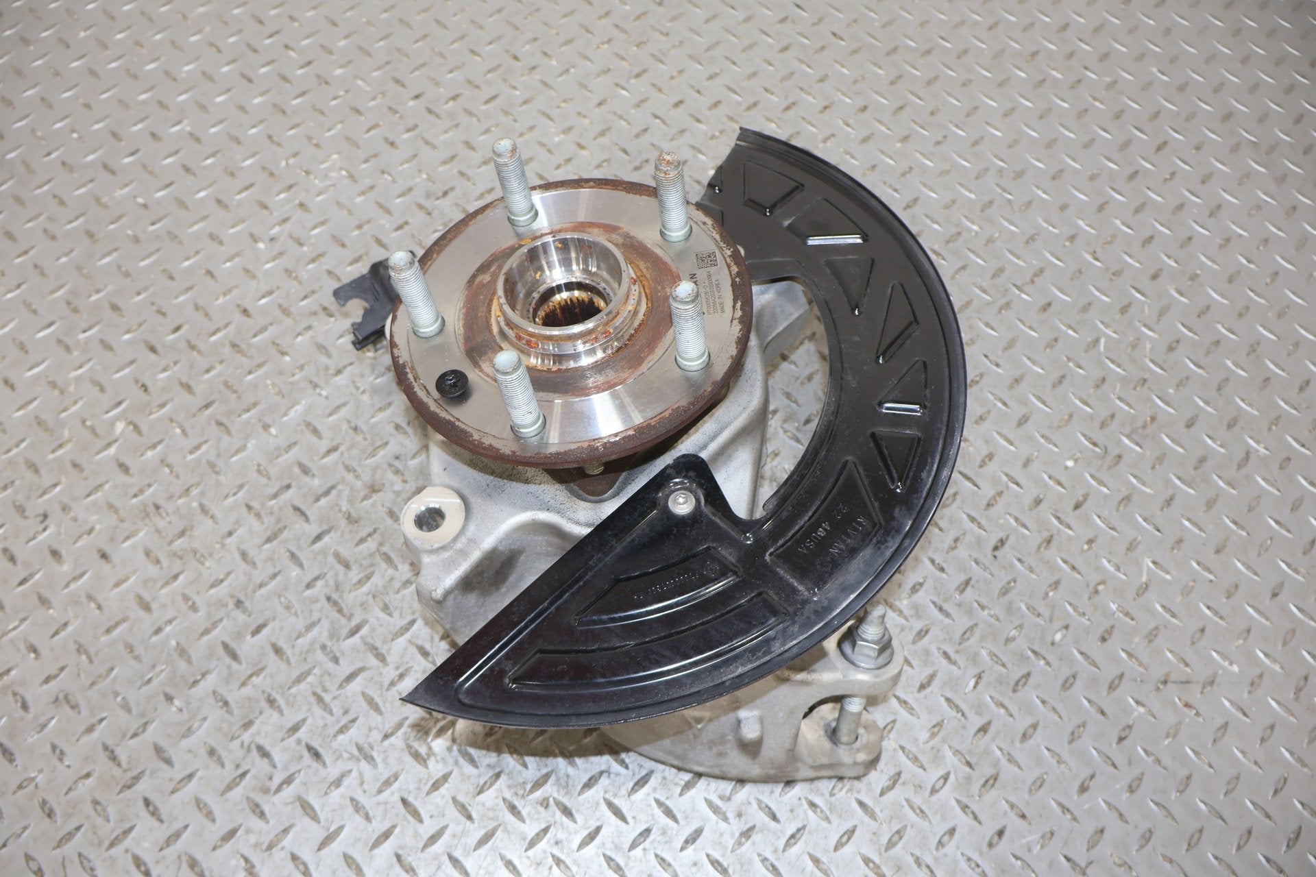 Right Rear Knuckle, 2022, Rivian, R1S