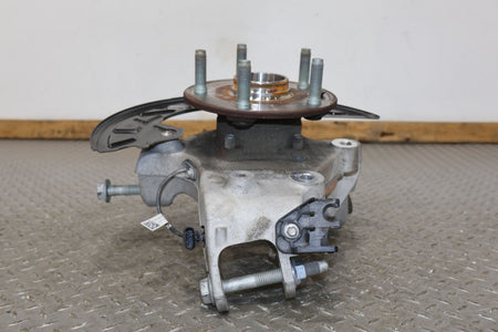 Right Rear Knuckle, 2022, Rivian, R1S