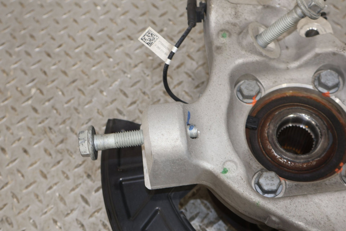 Right Rear Knuckle, 2022, Rivian, R1S