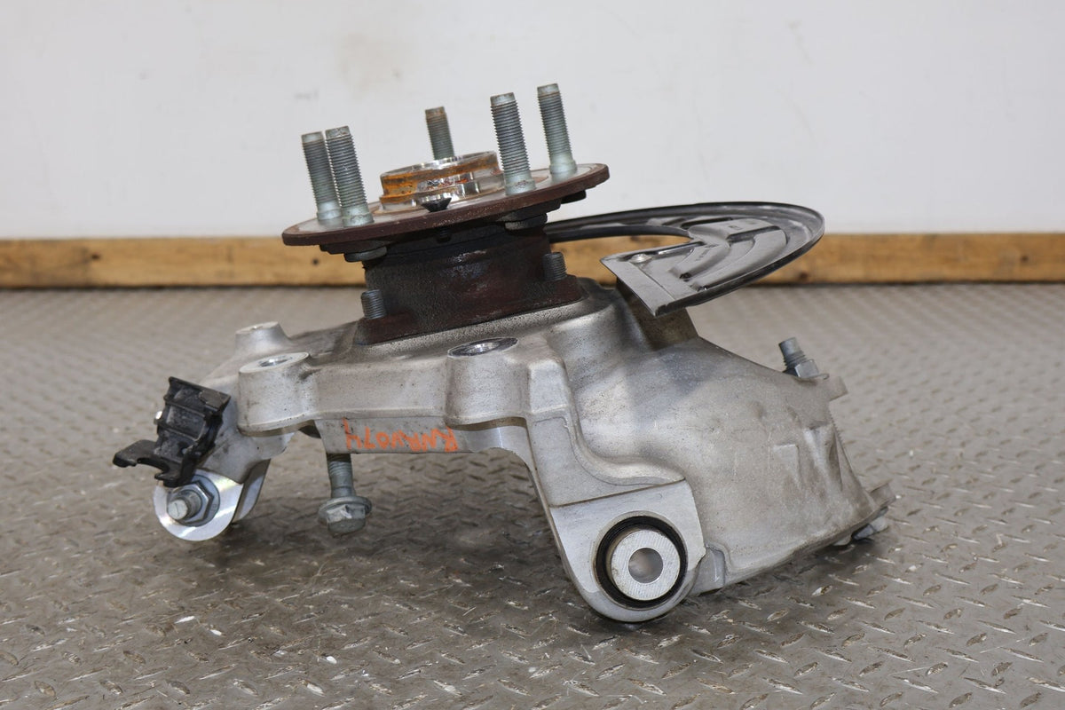 Right Rear Knuckle, 2022, Rivian, R1S