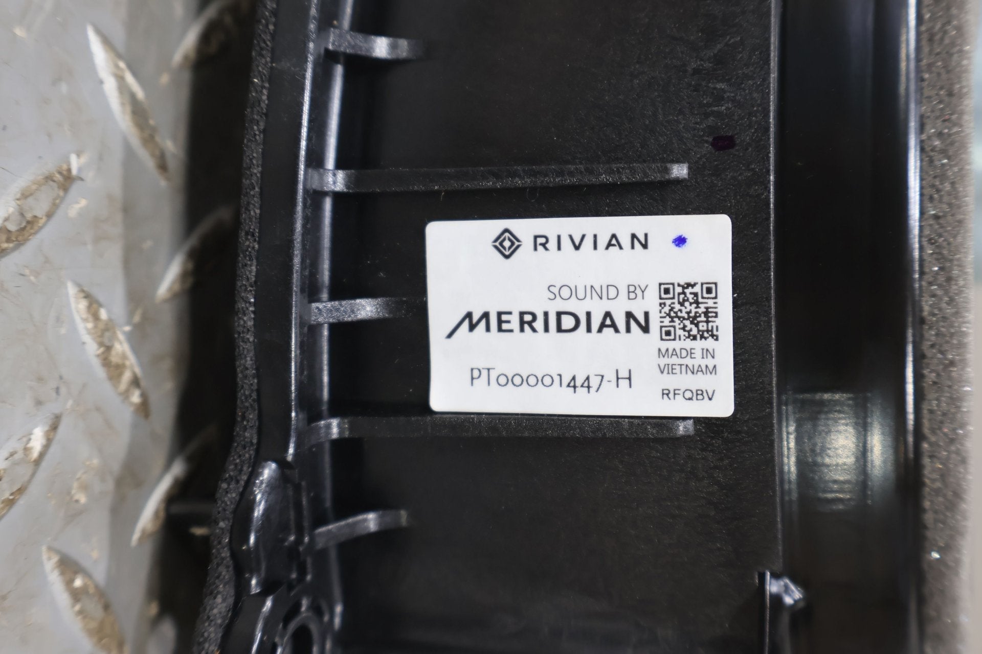 Speakers, 2022, Rivian, R1S