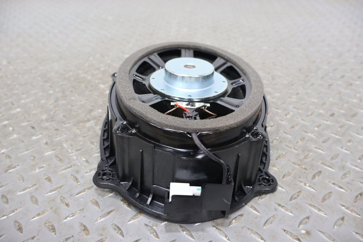 Speakers, 2022, Rivian, R1S