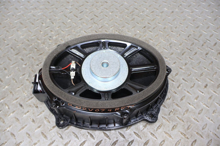 Speakers, 2022, Rivian, R1S