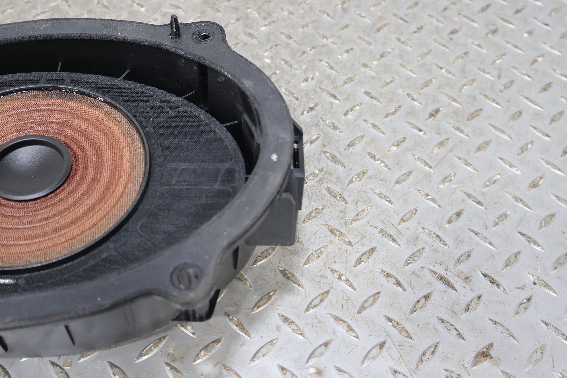 Speakers, 2022, Rivian, R1S