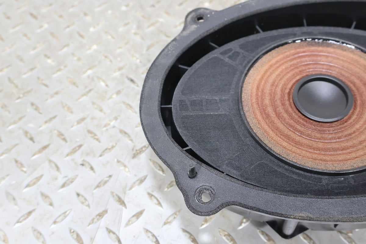 Speakers, 2022, Rivian, R1S
