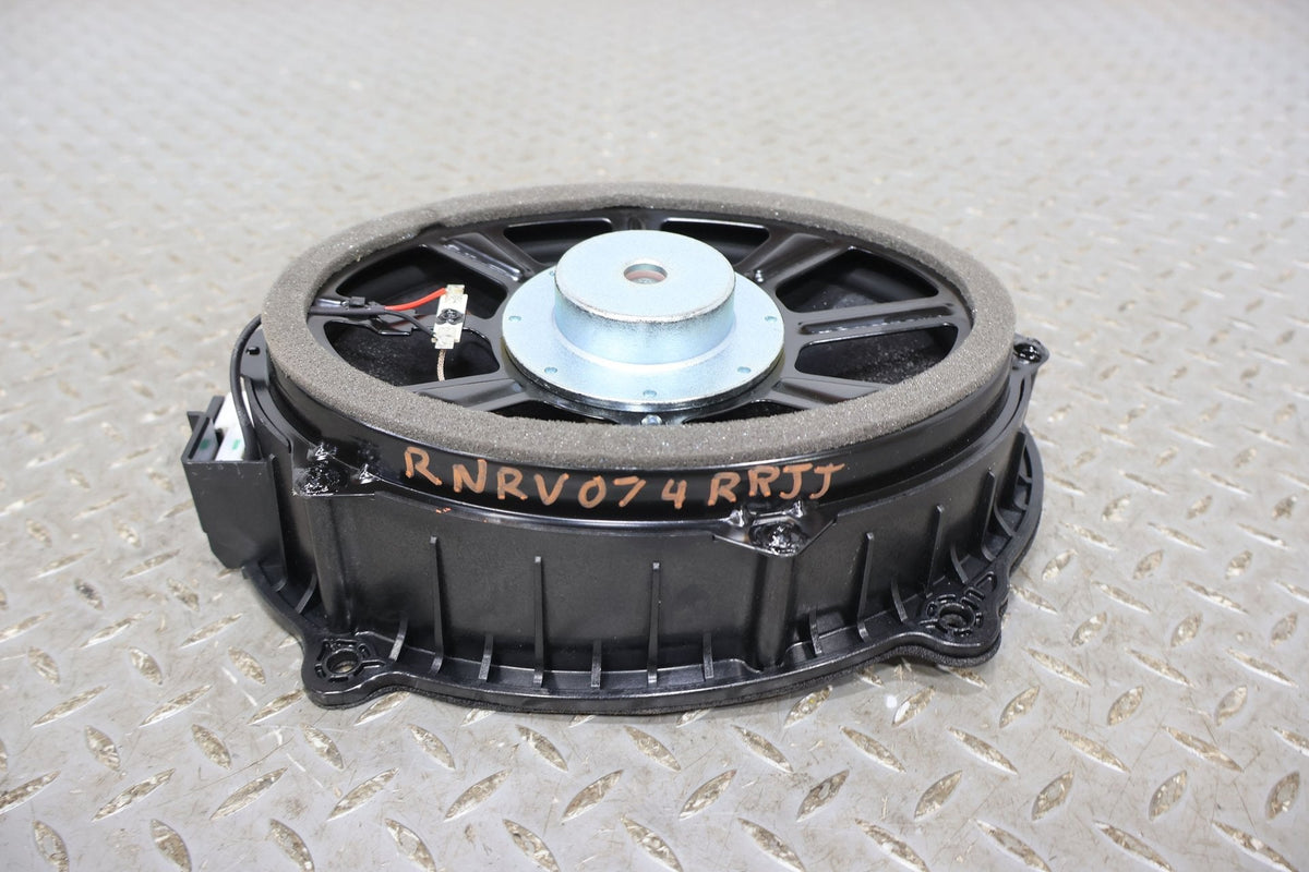 Speakers, 2022, Rivian, R1S