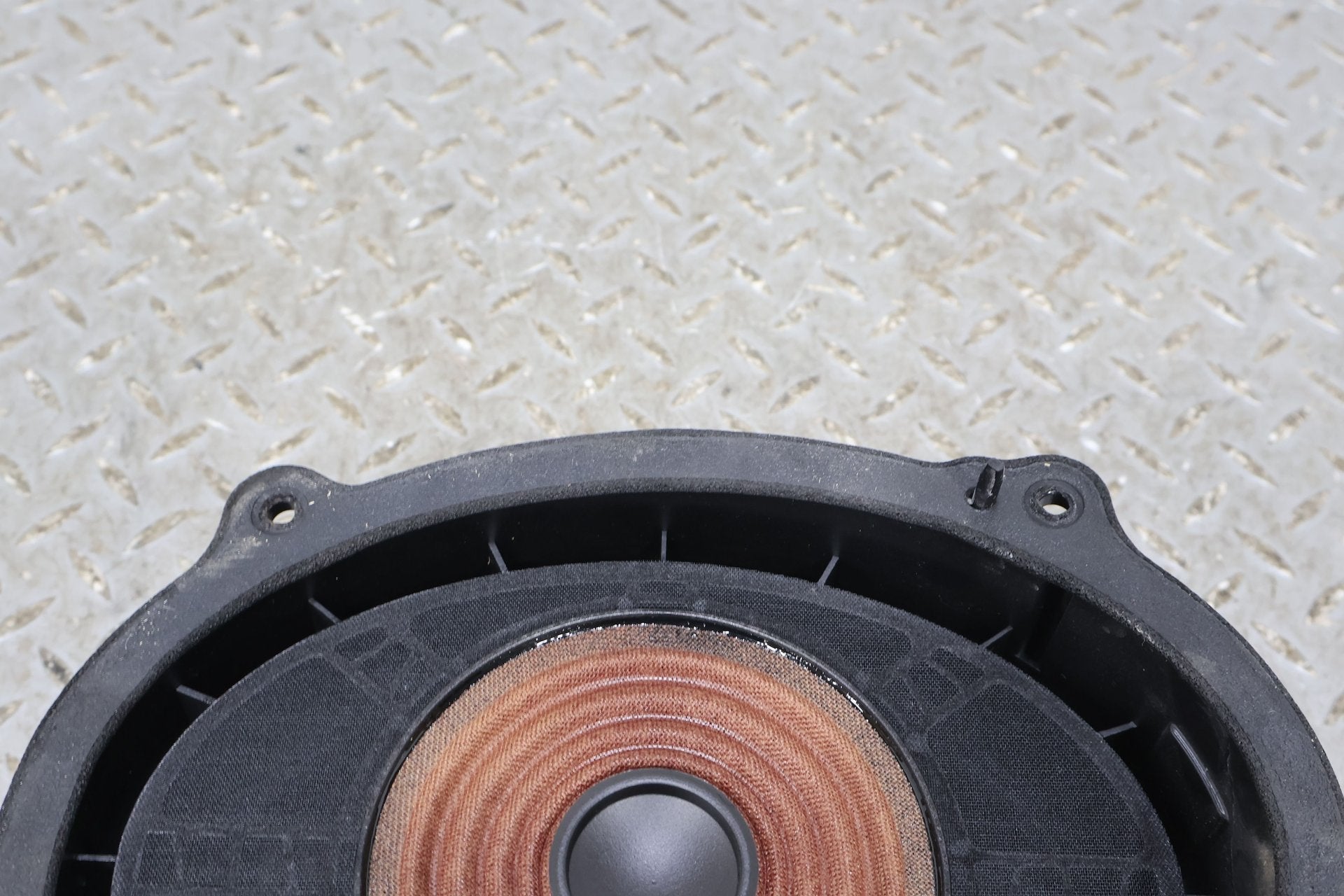Speakers, 2022, Rivian, R1S