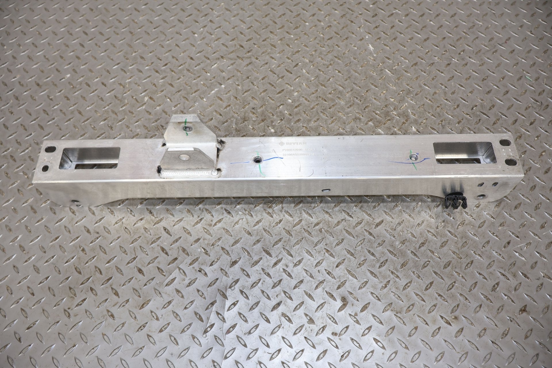 Strut Brace, 2022, Rivian, R1S