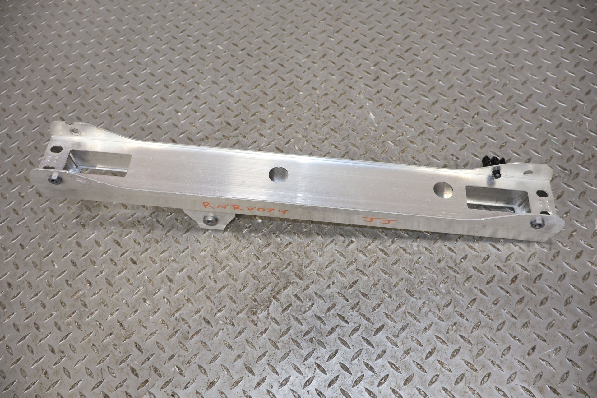 Strut Brace, 2022, Rivian, R1S