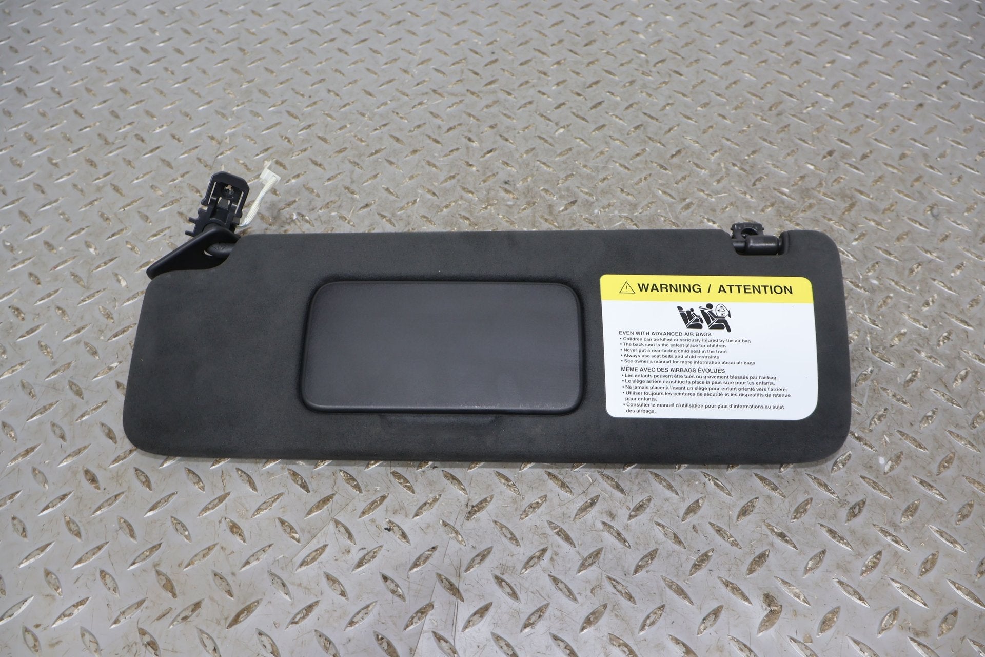 Sun Visor, 2022, Rivian, R1S