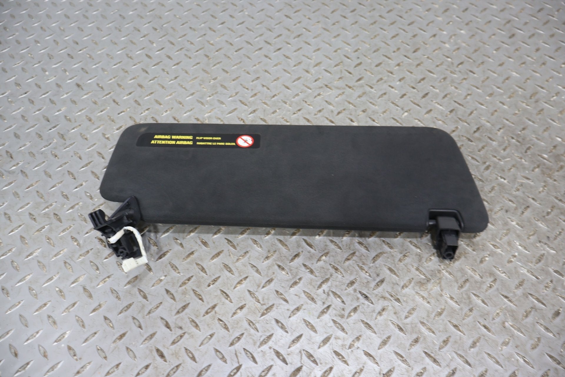 Sun Visor, 2022, Rivian, R1S