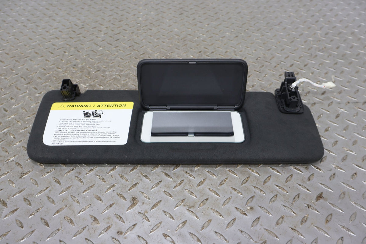 Sun Visor, 2022, Rivian, R1S