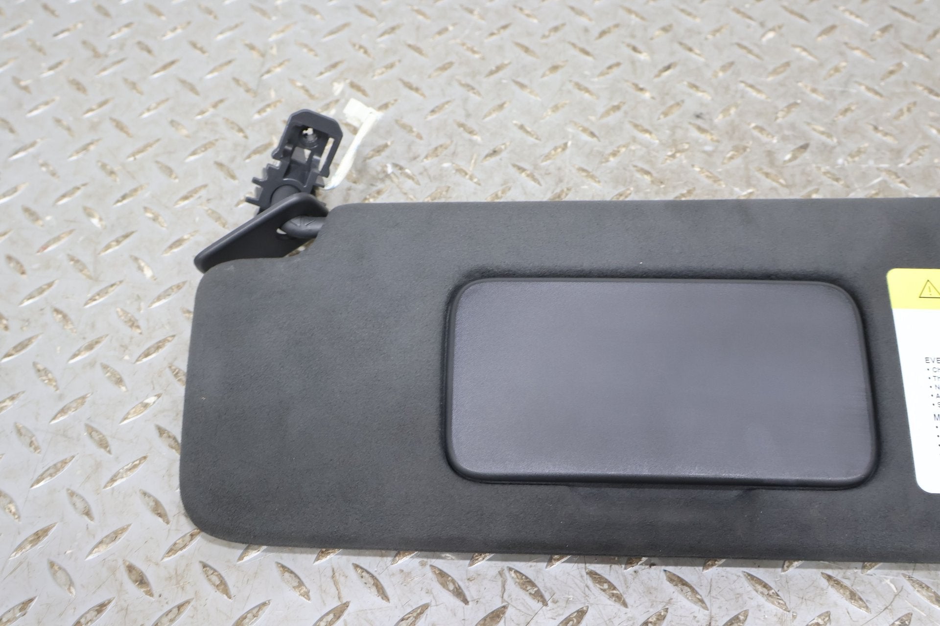 Sun Visor, 2022, Rivian, R1S