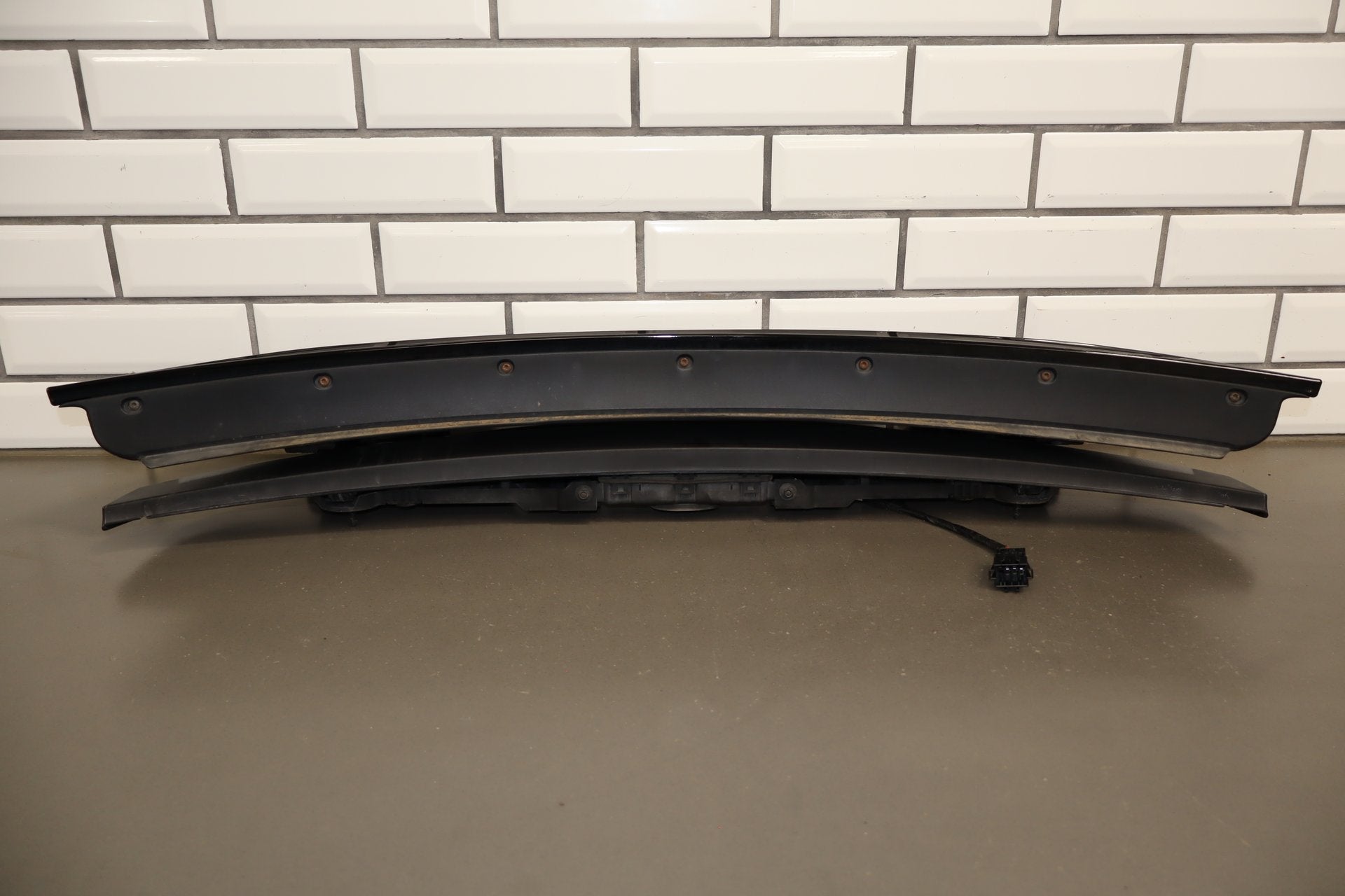 Tested 2010-2013 Porsche Panamera 4 S Rear Spoiler Dark Blue Metallic N4