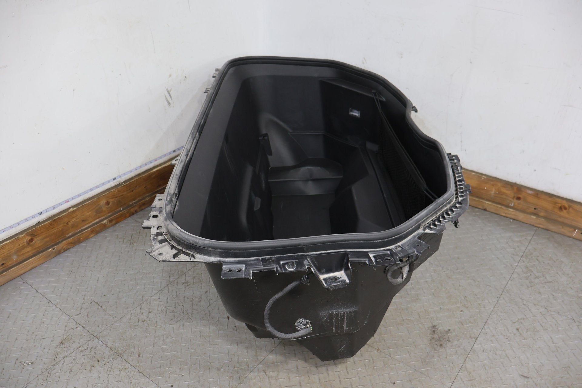 Trim Panel, 2022, Rivian, R1S