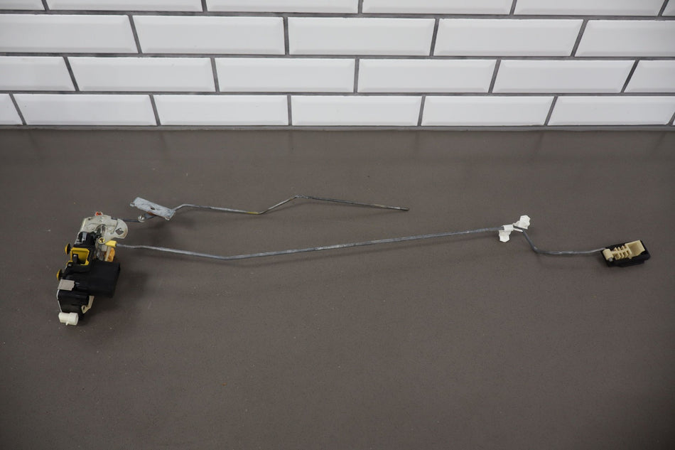 2004 Chevrolet SSR- Right Front Door Latch