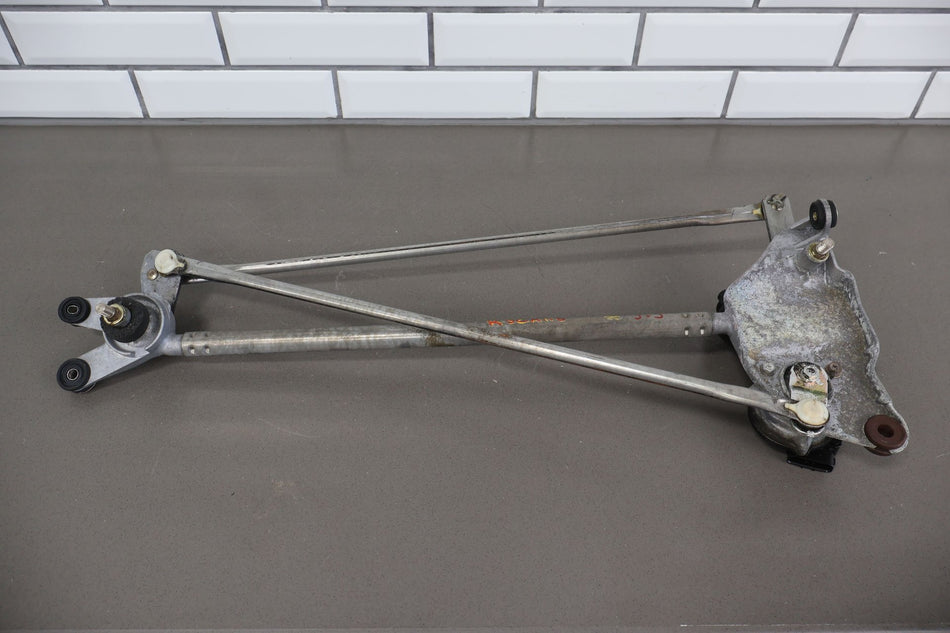 2005 Cadillac XLR- Wiper Linkage