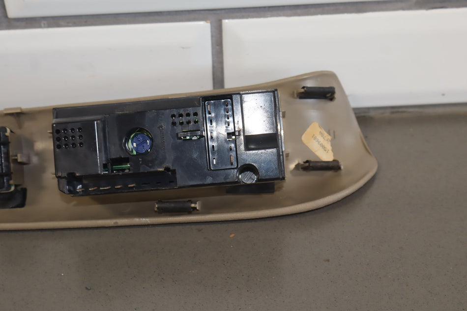 1999 GMC G3500- Front Door Switch