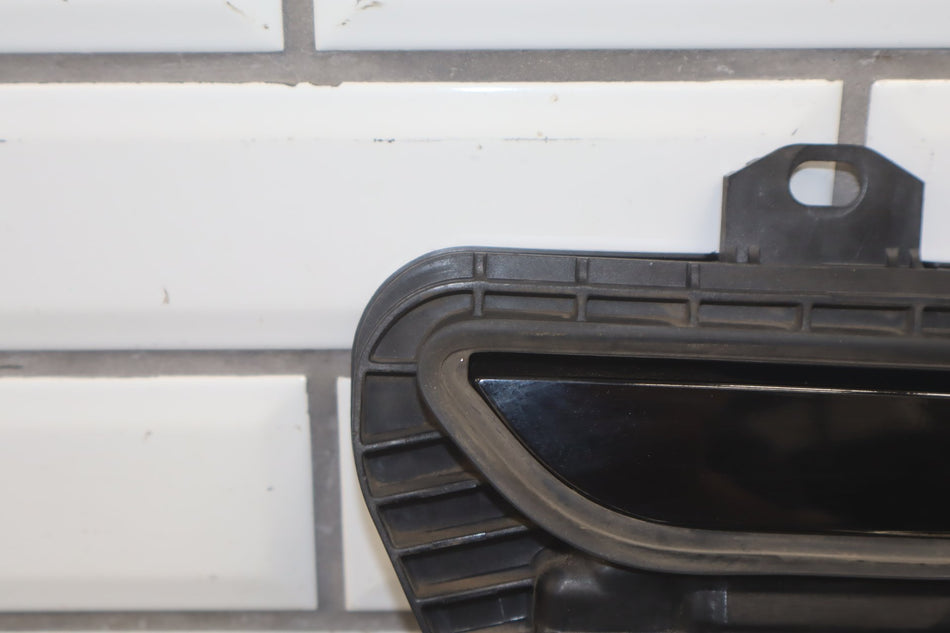 2022-2026 Tesla Model S- Right Front Door Handle PN: 1009830-00-a