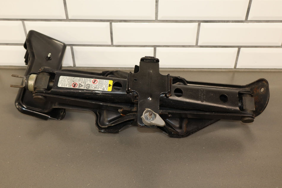 2003-2009 Hummer H2- Jack/ Tool Kit