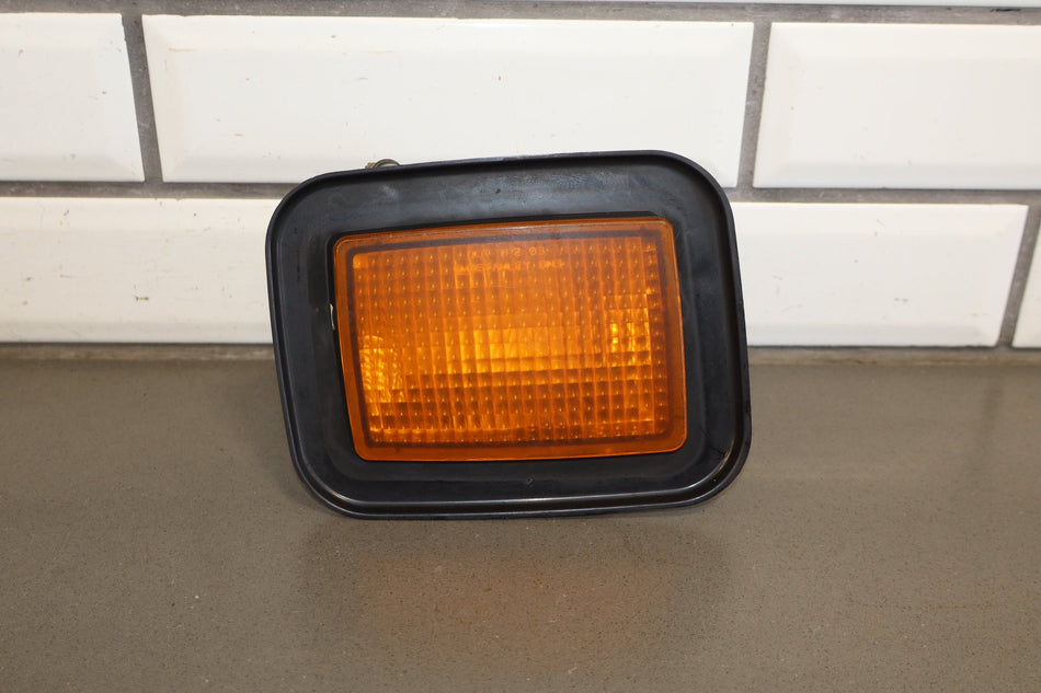 03-09 Hummer H2 Right Passenger Park Turn Signal Marker Lamp Amber 15060530 OEM