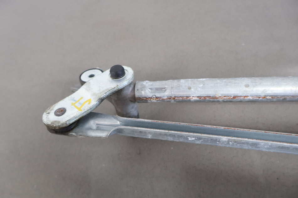 2017 Tesla X- Wiper Linkage