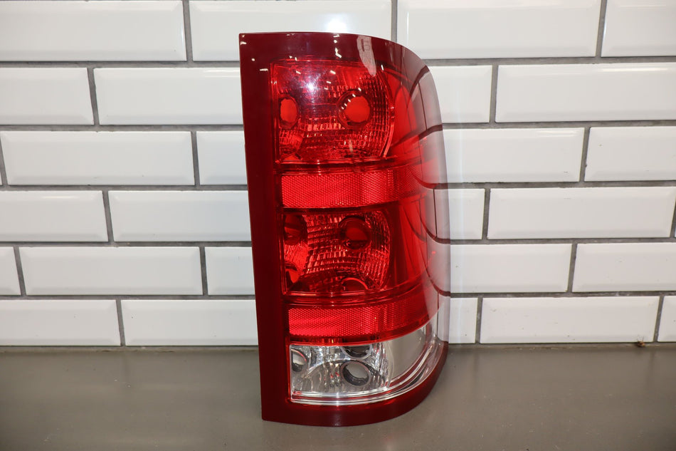 2008 GMC Sierra 2500- Right Tail Light