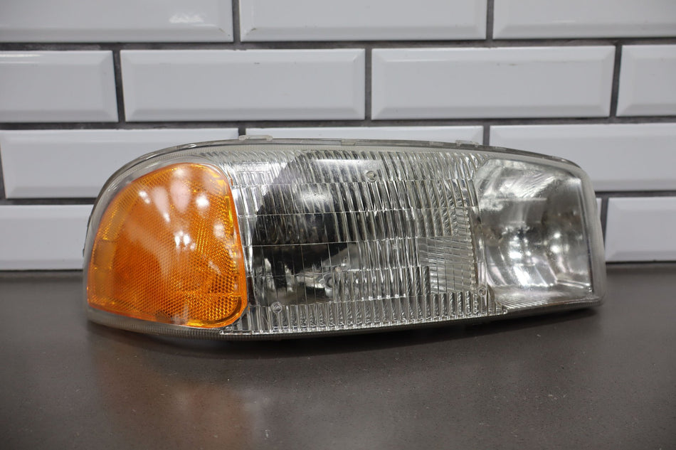 2007 GMC Sierra 2500- HEADLAMP ASSEMBLY