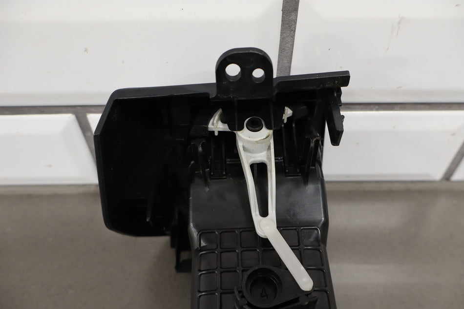 2005 Lexus GX470- Dash Vent