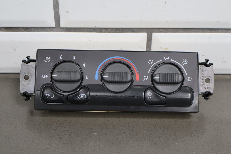 1999-2002 Chevrolet Silverado GMC Sierra GMT800 Climate Control No Defrost