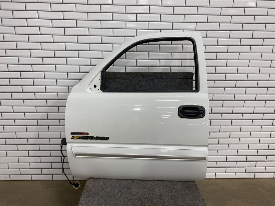 99-07 Chevy GMC Truck SUV GMT800 Left Front Door Summit White 50U
