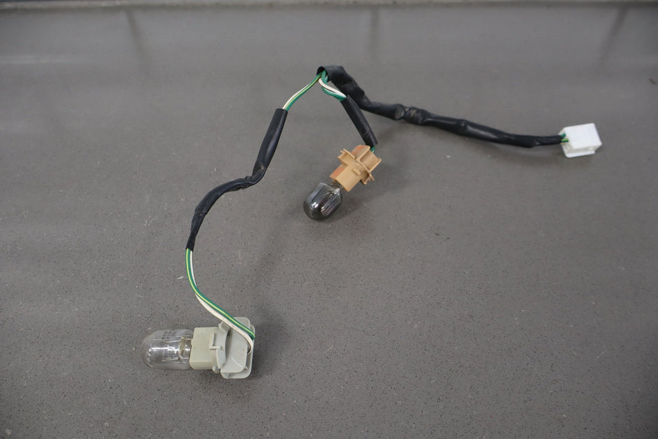 2001 Lexus LX470 Right Passenger OUTER Tail Light Lamp Wiring Harness