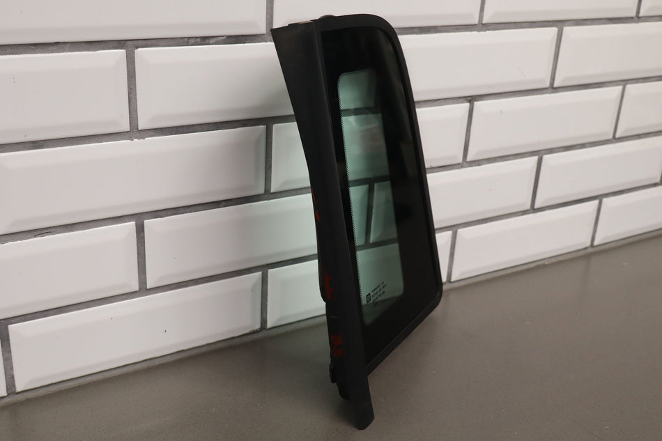 2005 Hummer H2- Back Door Glass