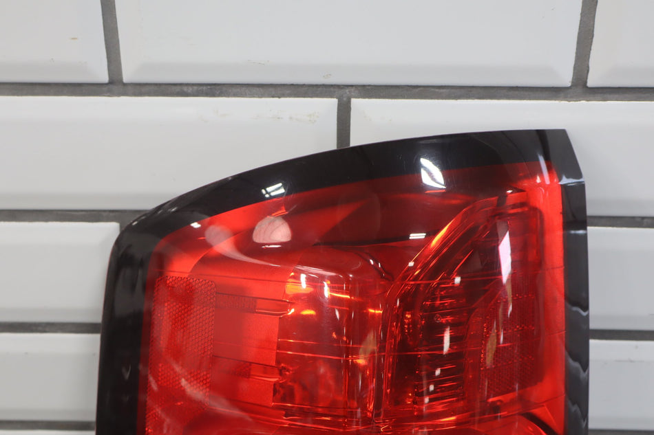 2007-2014 GMC Sierra 1500 Left Tail Light 25958484 OEM