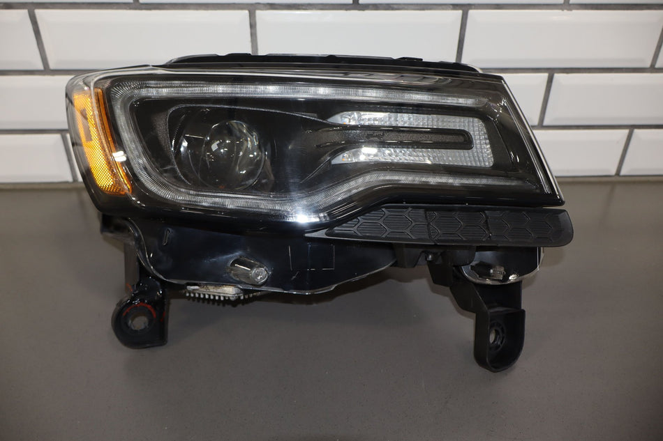 2012 Jeep Grand Cherokee- Right Headlamp