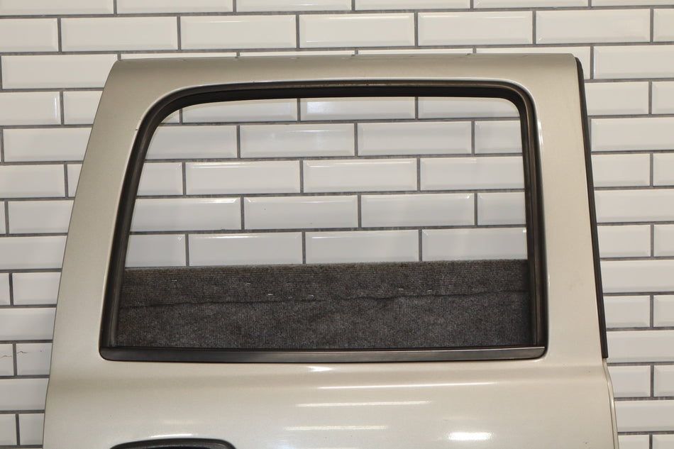 01-07 Chevy GMC Silverado Sierra Suburban GMT800 Right Rear Door
