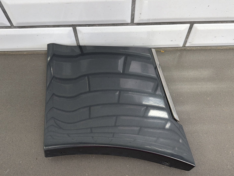 2004 Lexus LS430 F30- Right Fender Molding