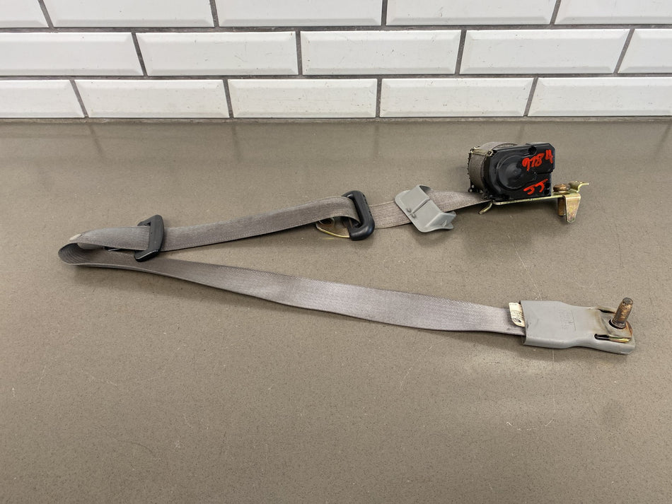 99-07 Ford F250 F350 Super Duty Crew Cab Driver Left Front Seat Belt Gray
