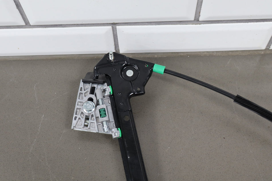 2005-2013 Chevrolet Corvette C6 Driver Left Front Door Regulator OEM 22895755