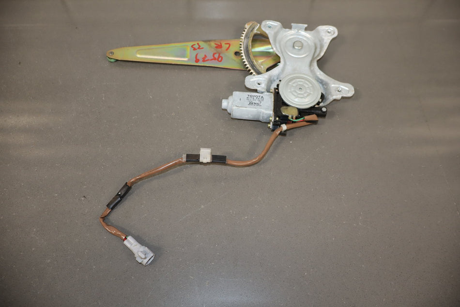 1998-2007 Toyota Land Cruiser Left Rear Door Regulator 6980460060 OEM