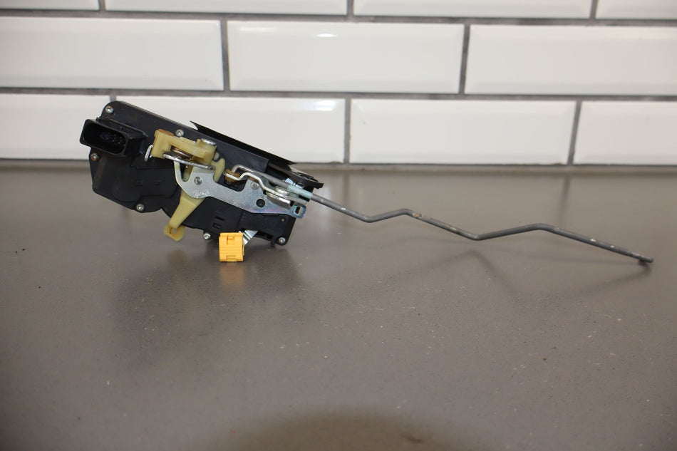 2003 Hummer H2- Right Front Door Latch