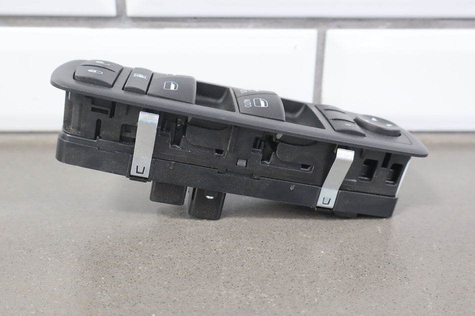 2018 Chrysler Pacifica- Front Door Switch
