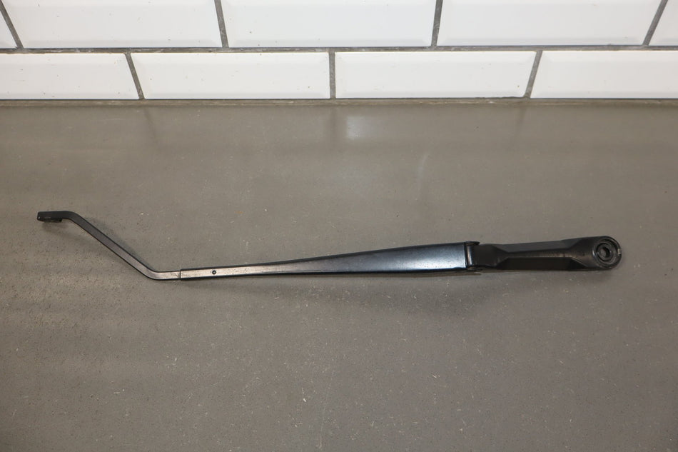 2002-2004 Infiniti M45 Sport Wiper Arm Pair