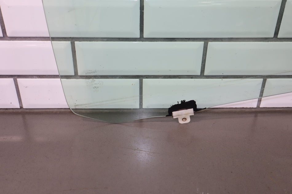 Right Front Door Window, 1996, Toyota, Previa